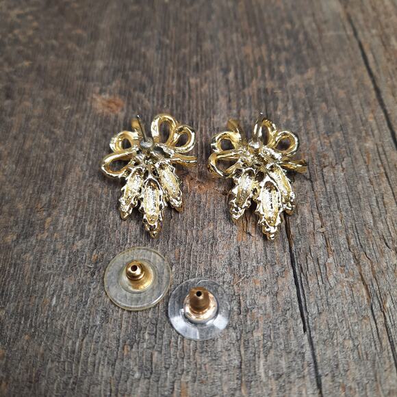 Vintage Christmas Pierced Earrings Gold Tone Bow with Pinecone Bough - Picture 10 of 14